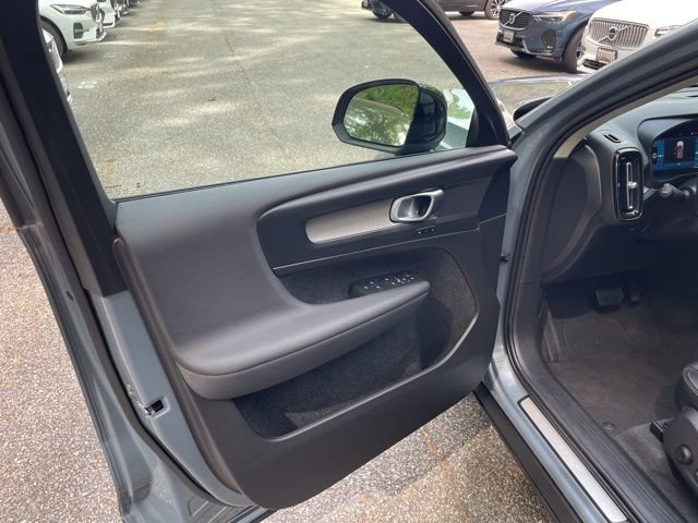 Certified 2023 Volvo XC40 B5 Plus w/ Climate Package AWD/4WD image 18
