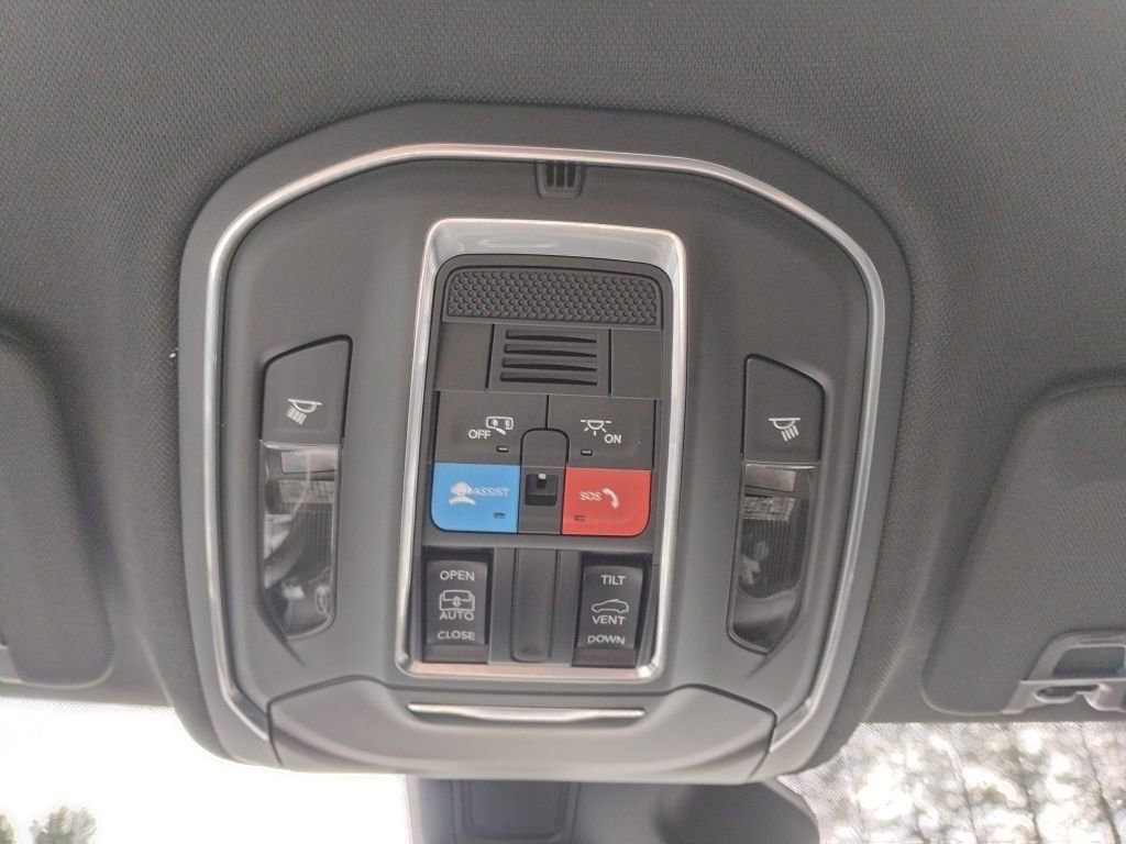 New 2025 Jeep Grand Cherokee 4WD image 39