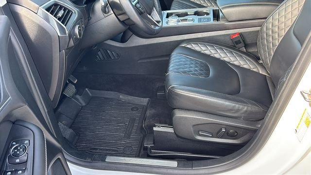 Used 2023 Ford Edge Titanium AWD/4WD image 25