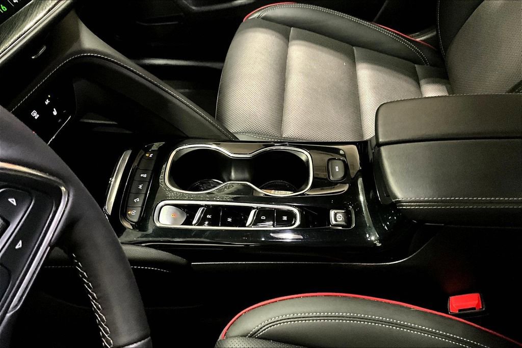 Used 2022 Buick Envision Essence w/ Sport Touring Package AWD/4WD image 17