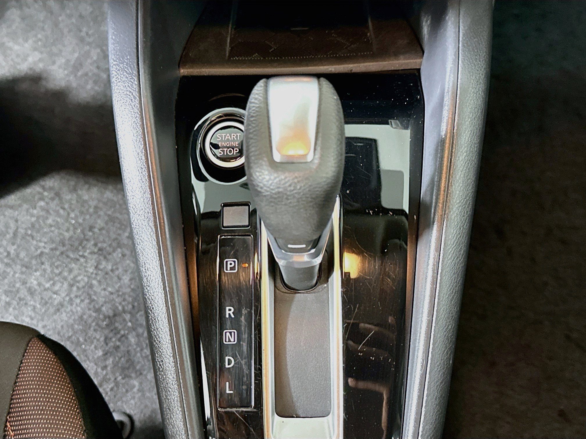 Used 2025 Nissan Versa SR FWD image 23