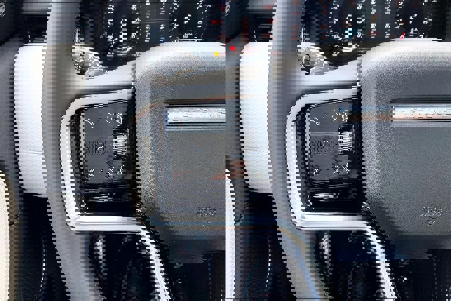 Certified 2025 Land Rover Discovery Sport Dynamic SE image 22