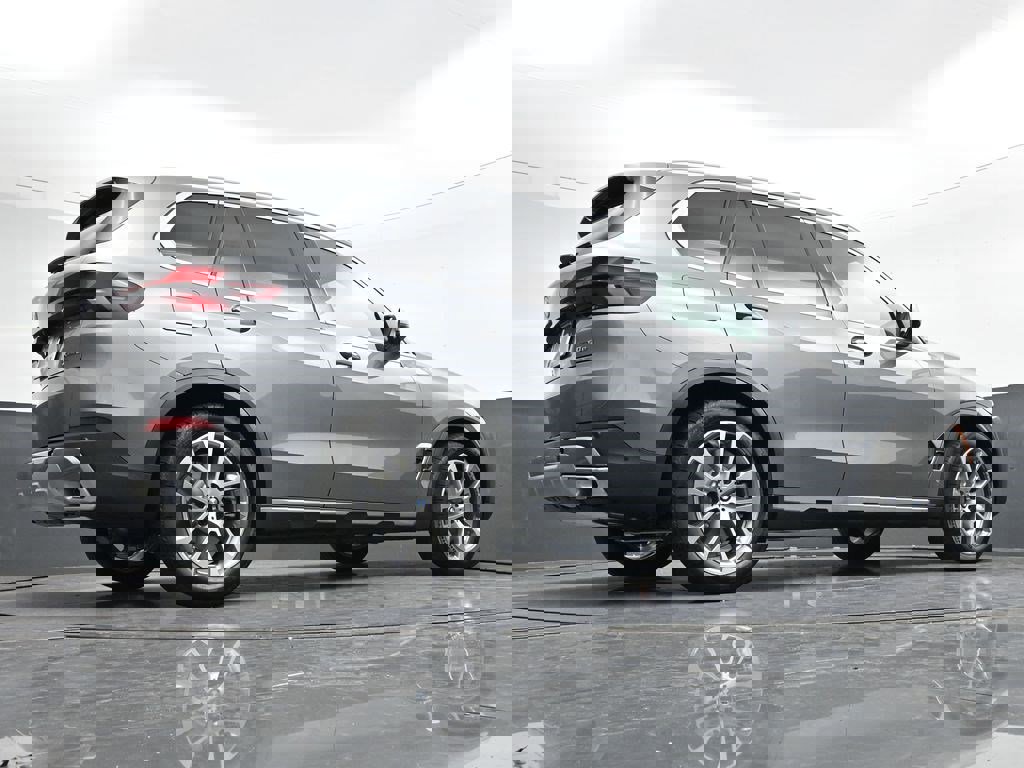 Used 2026 BMW X5 xDrive50e w/ Climate Comfort Package image 27