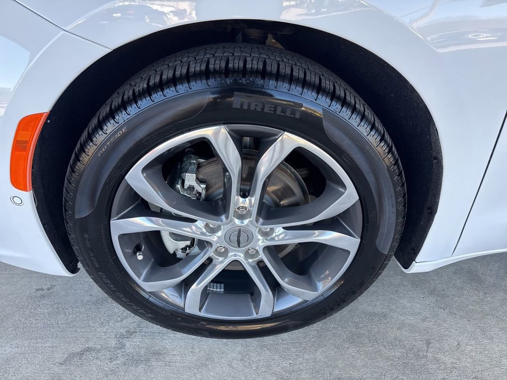 Used 2024 Chrysler Pacifica Pinnacle w/ Trailer Tow Group image 11