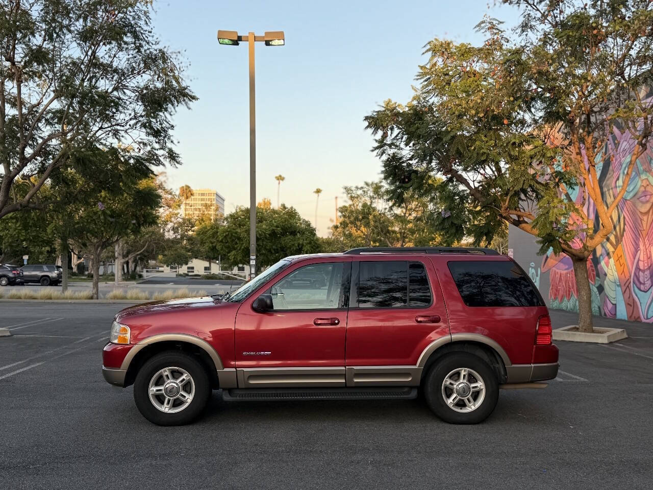 Used 2002 Ford Explorer Eddie Bauer AWD/4WD image 3