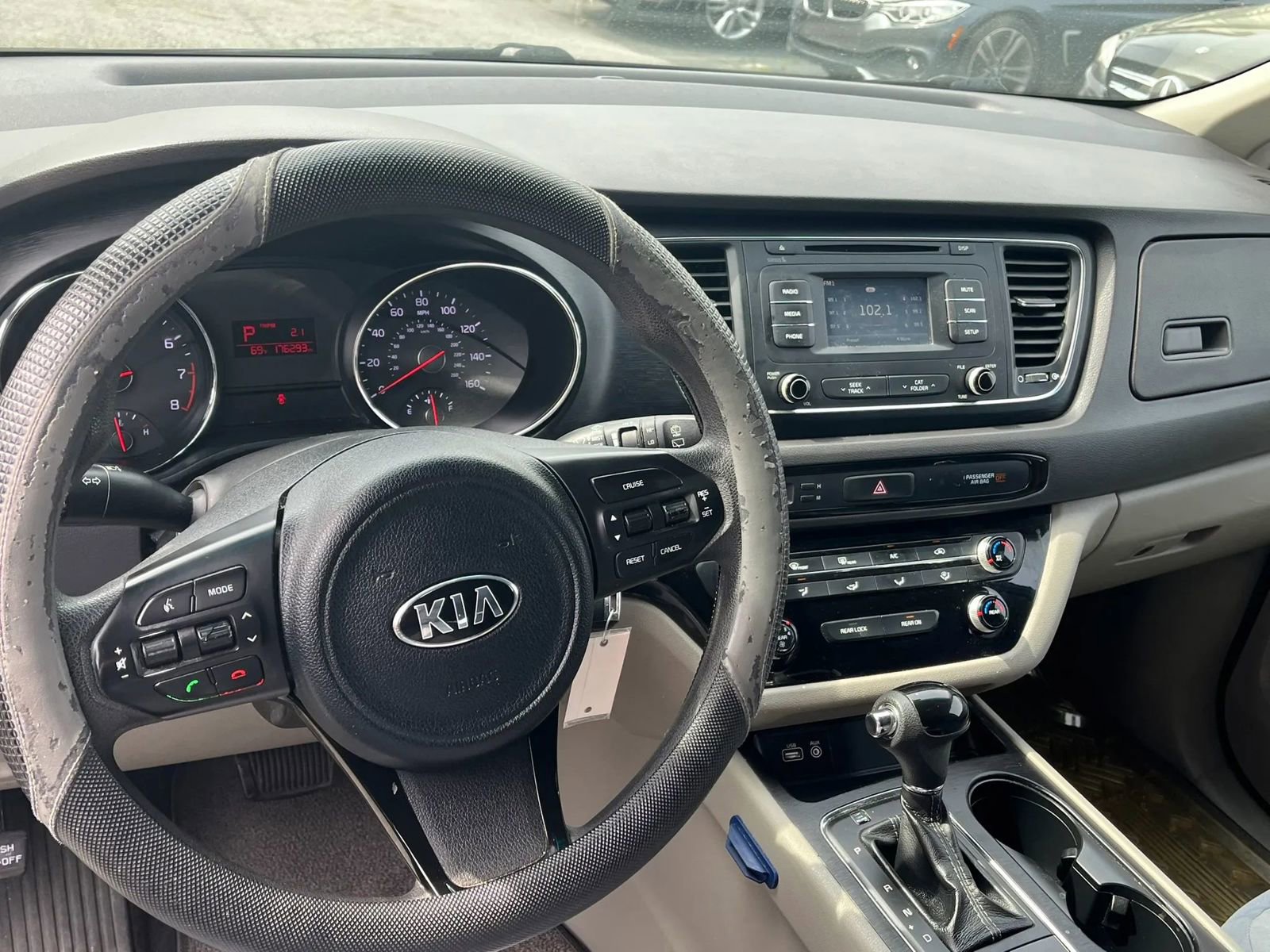 Used 2016 Kia Sedona L FWD image 11