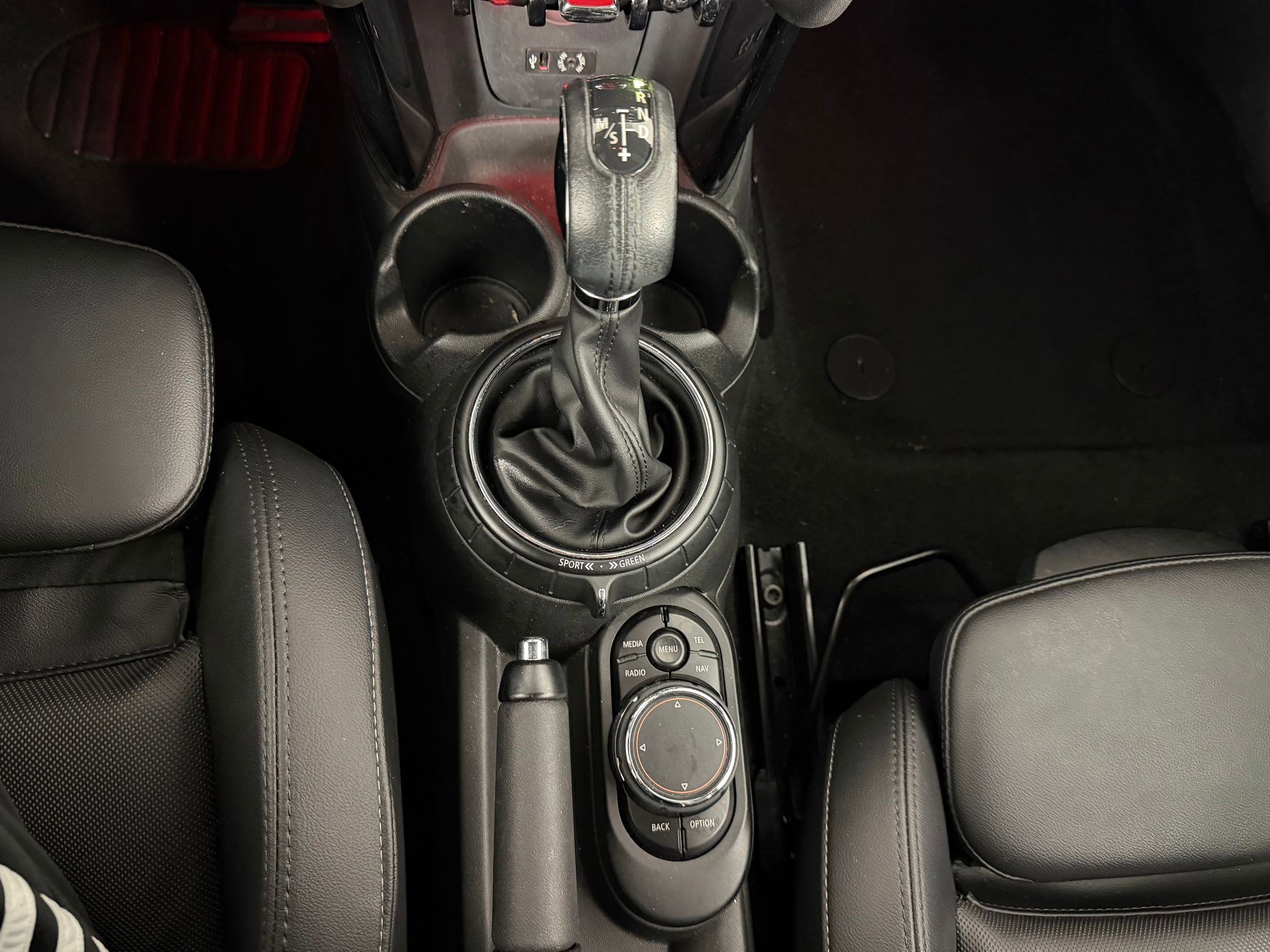 Used 2015 MINI Cooper 2-Door Hardtop image 25