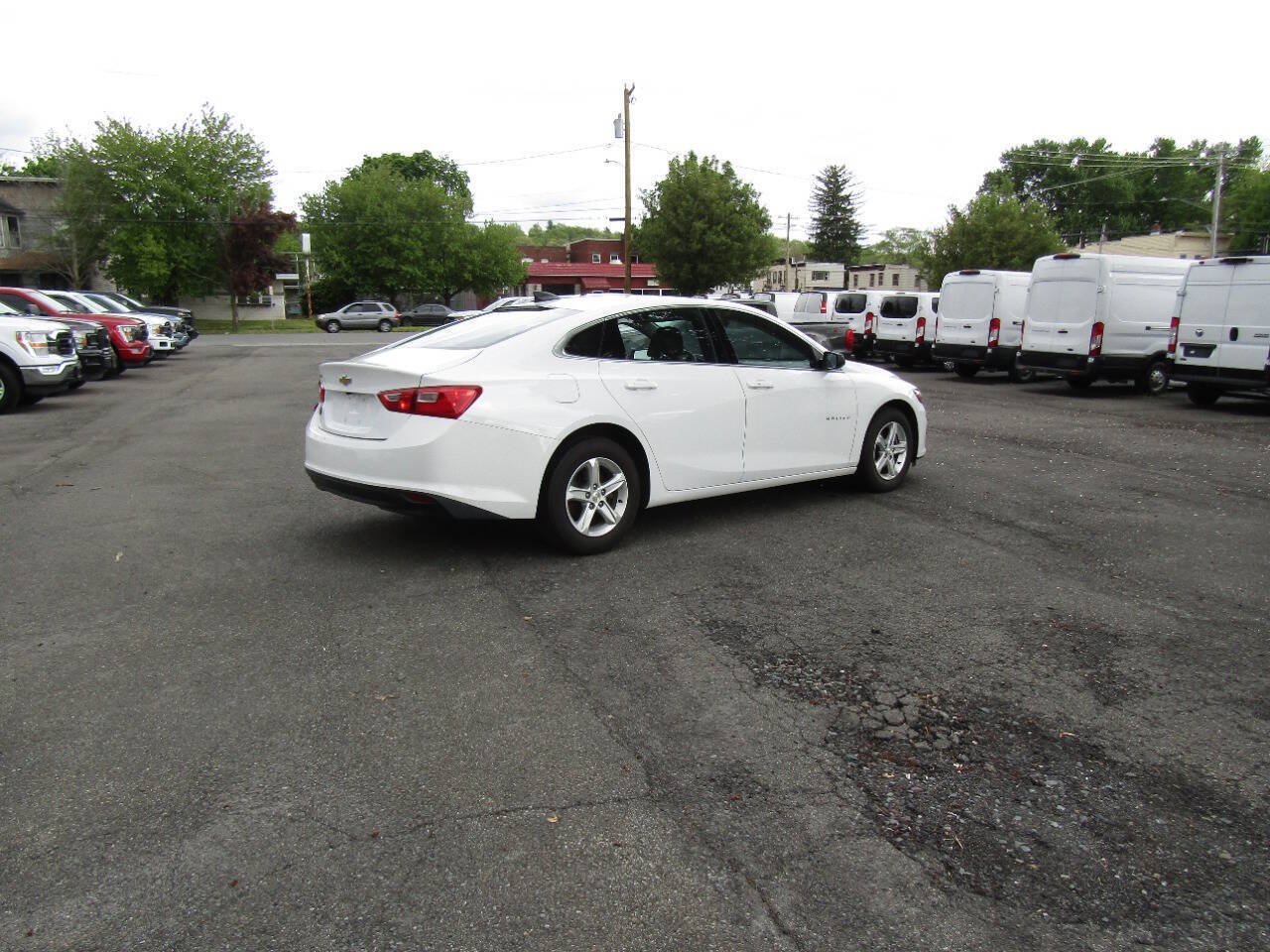 Used 2022 Chevrolet Malibu LS w/ LPO, Floor Liner Package FWD image 6