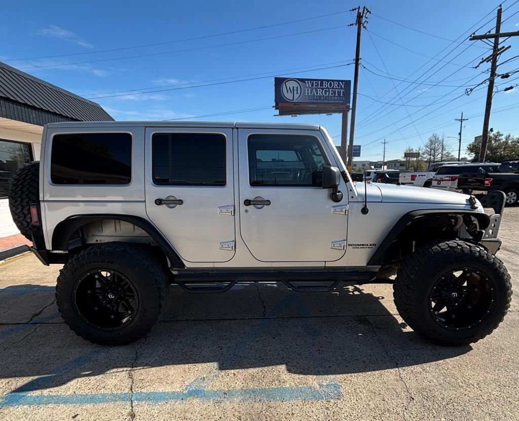 Used 2012 Jeep Wrangler Unlimited Sahara image 4