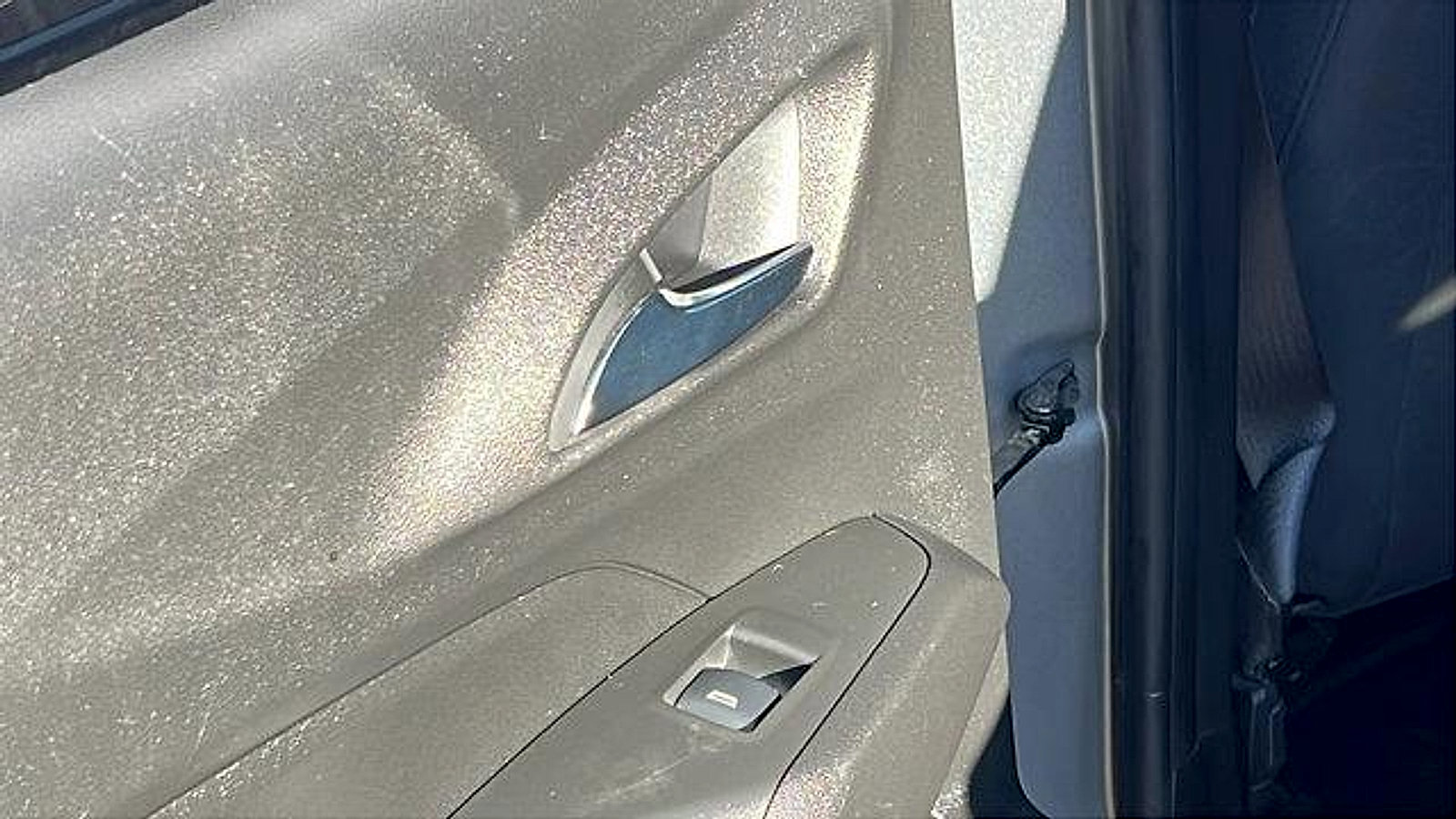 Certified 2024 Chevrolet Trax RS w/ Driver Confidence Package image 12