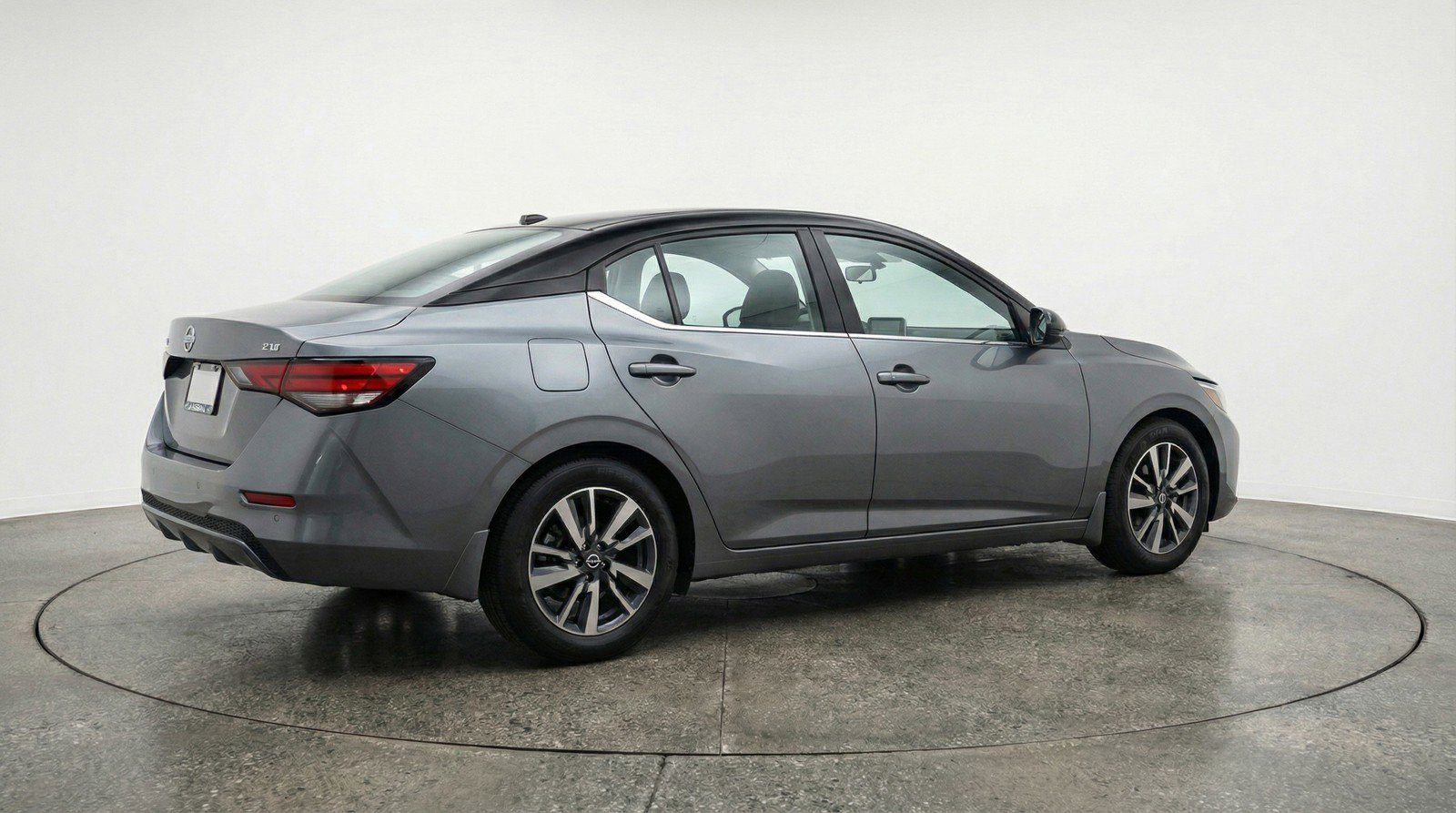 Used 2025 Nissan Sentra SV FWD image 9