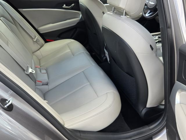 Used 2023 Genesis G70 2.0T RWD image 15