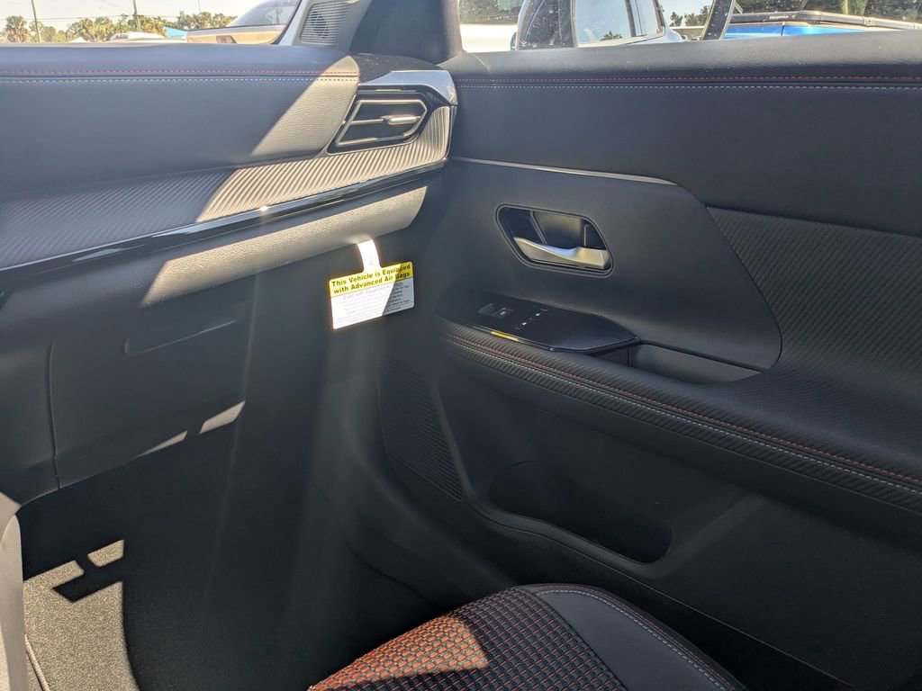 New 2026 Nissan Kicks SR w/ Illumination Package image 16