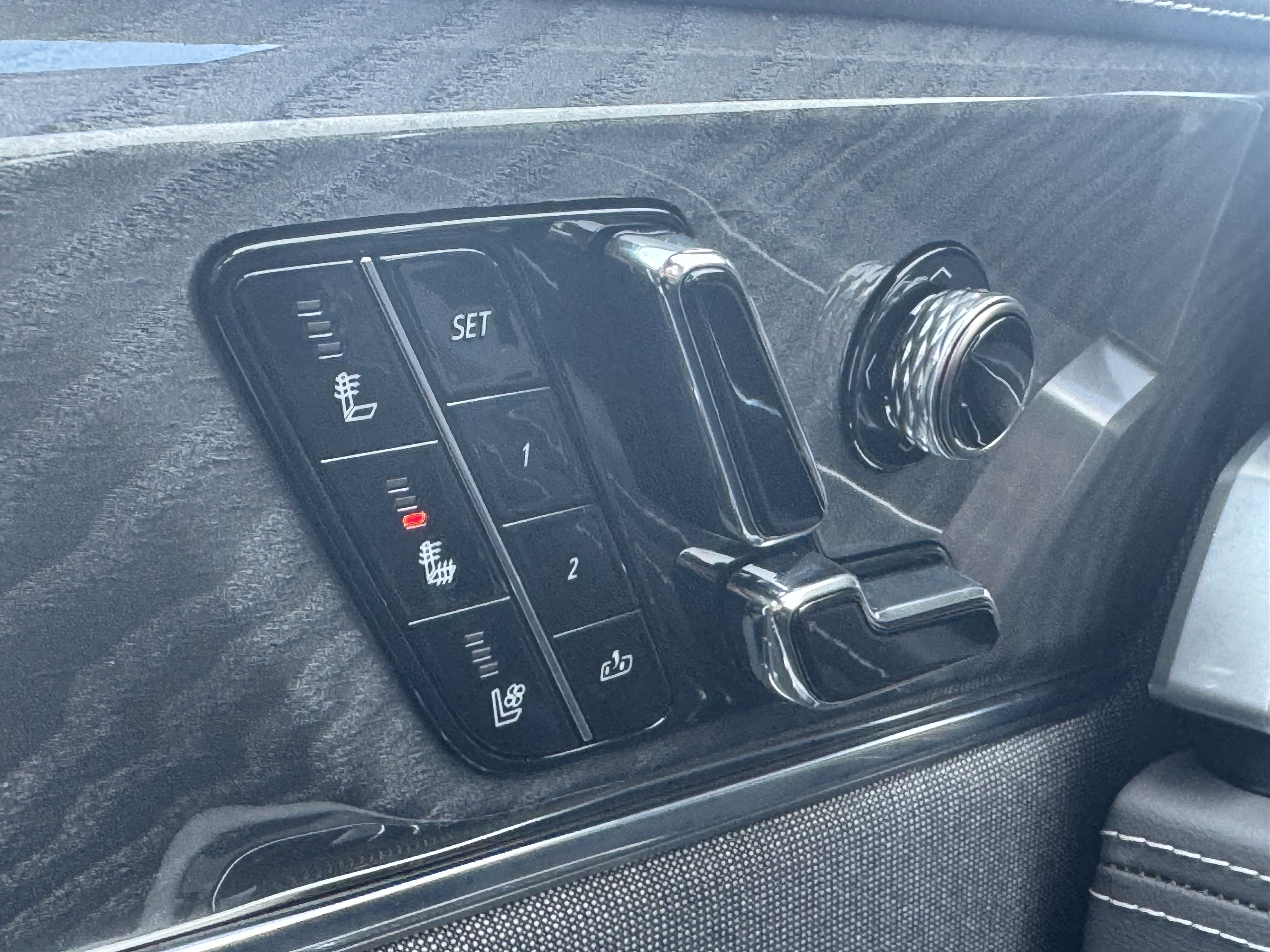 New 2025 Cadillac Escalade IQ Sport 1 w/ LPO, ONYX Package image 31