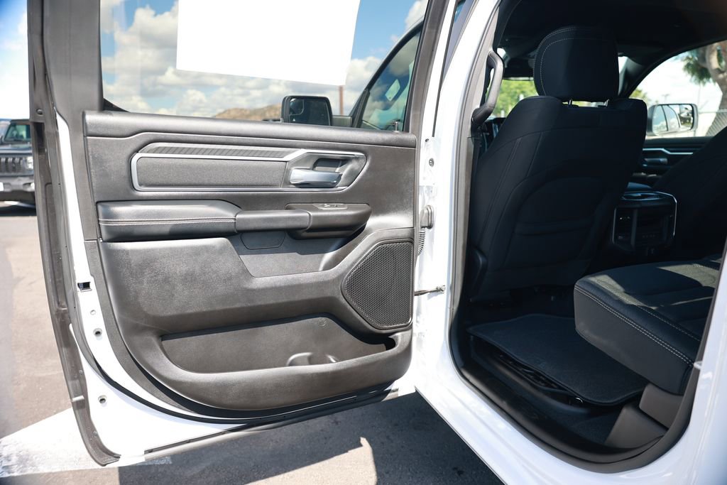 New 2026 RAM 1500 4x4 Crew Cab image 32