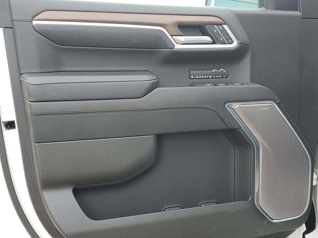 Used 2022 Chevrolet Silverado 1500 High Country w/ Technology Package image 26
