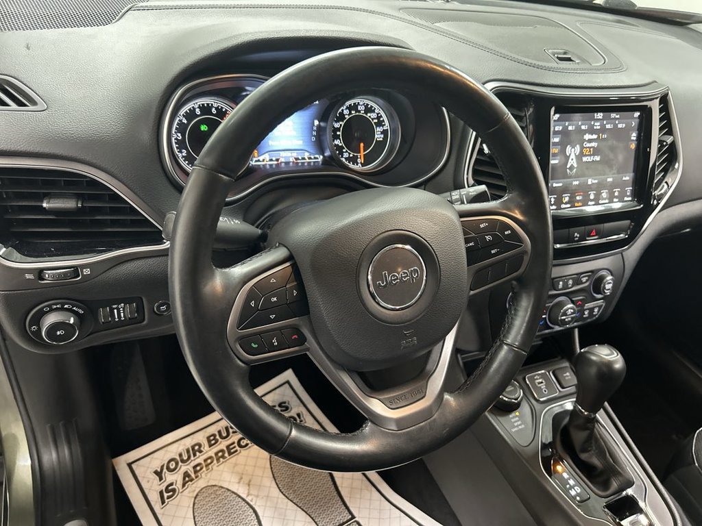 Used 2019 Jeep Cherokee Limited AWD/4WD image 4