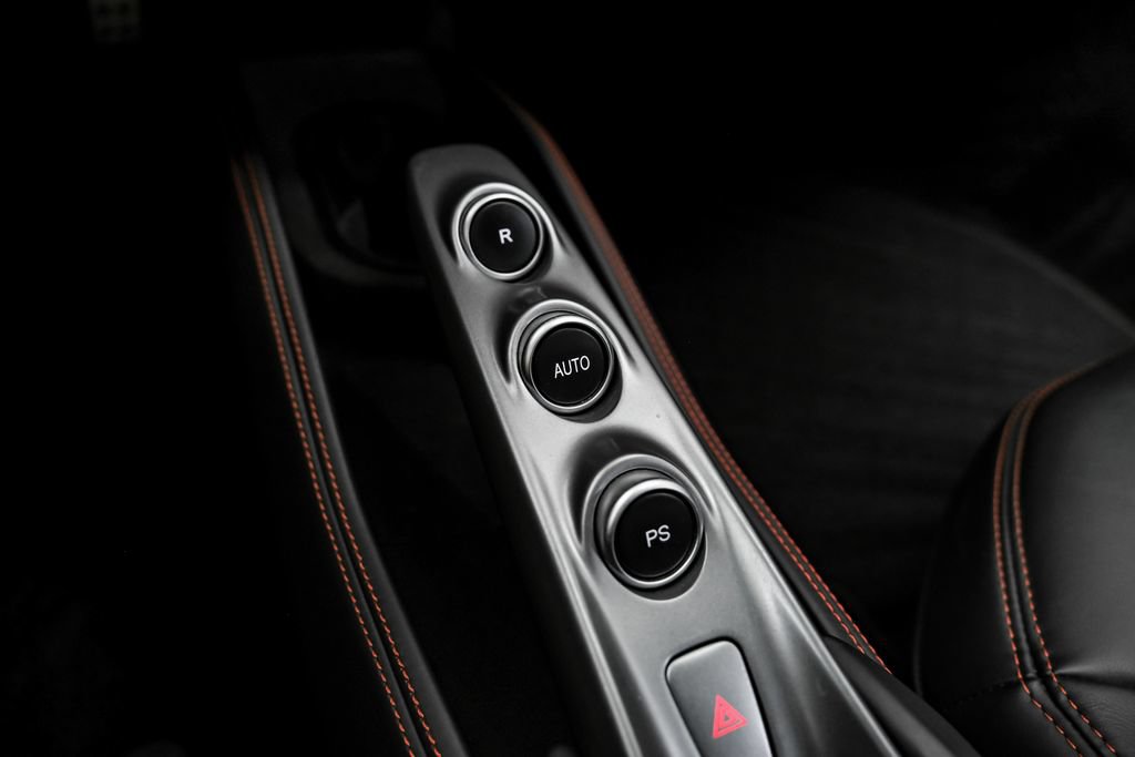 Used 2020 Ferrari F8 Tributo RWD image 27