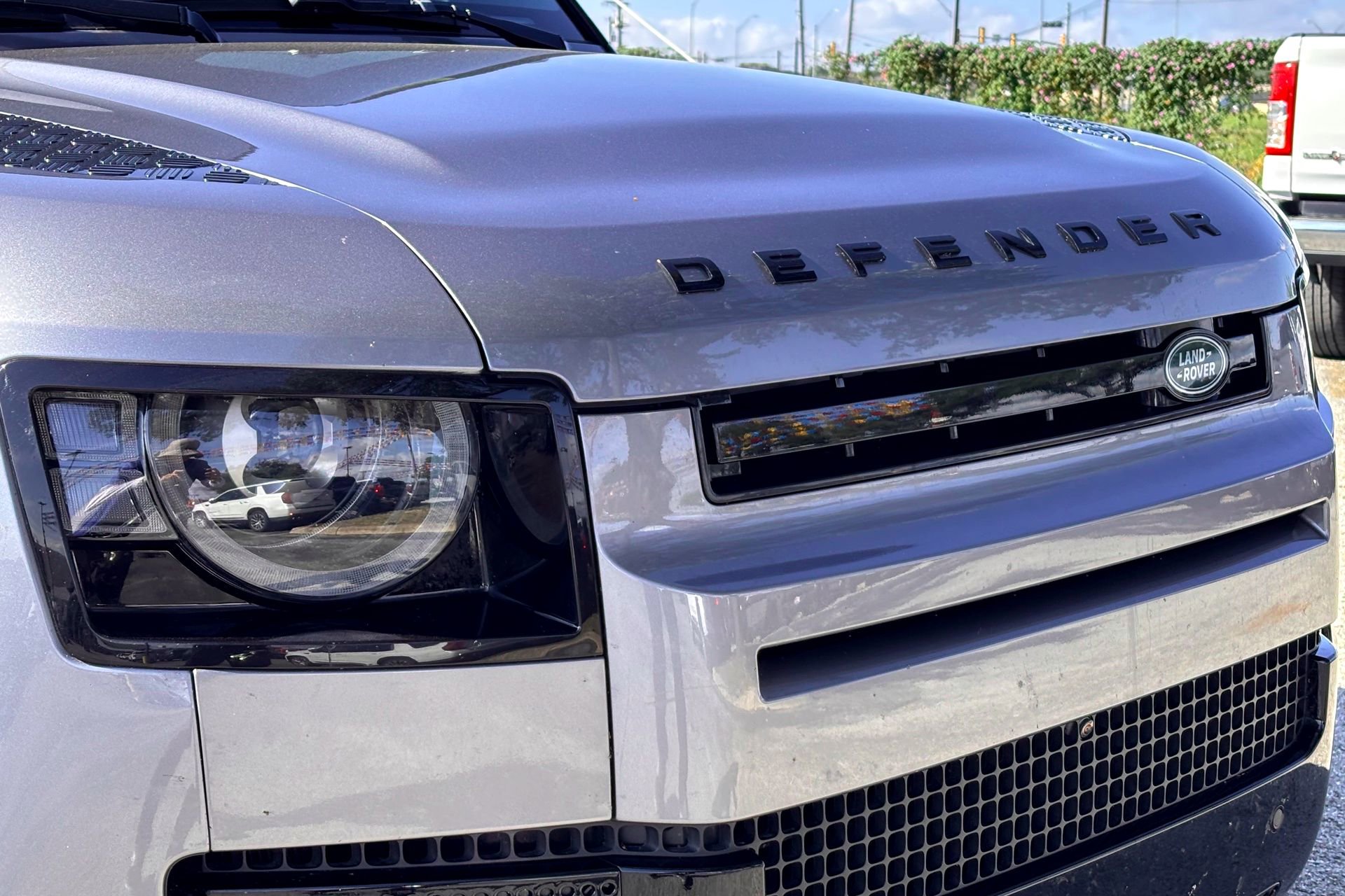 Used 2024 Land Rover Defender 110 X-Dynamic SE image 4