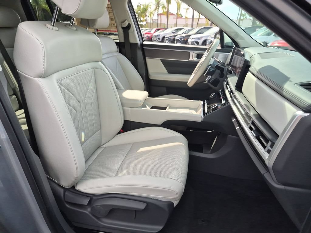 Used 2025 Hyundai Santa Fe SEL AWD/4WD image 32