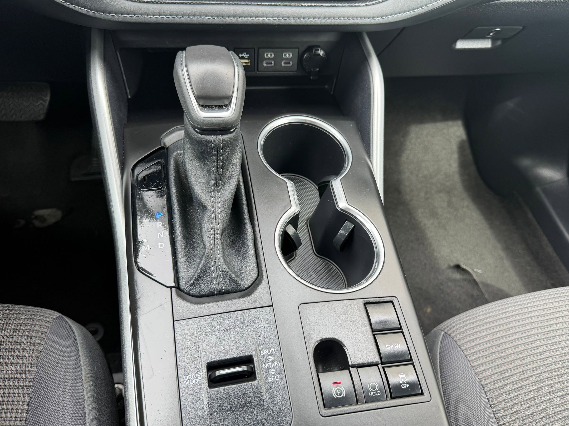 Used 2025 Toyota Highlander LE image 18