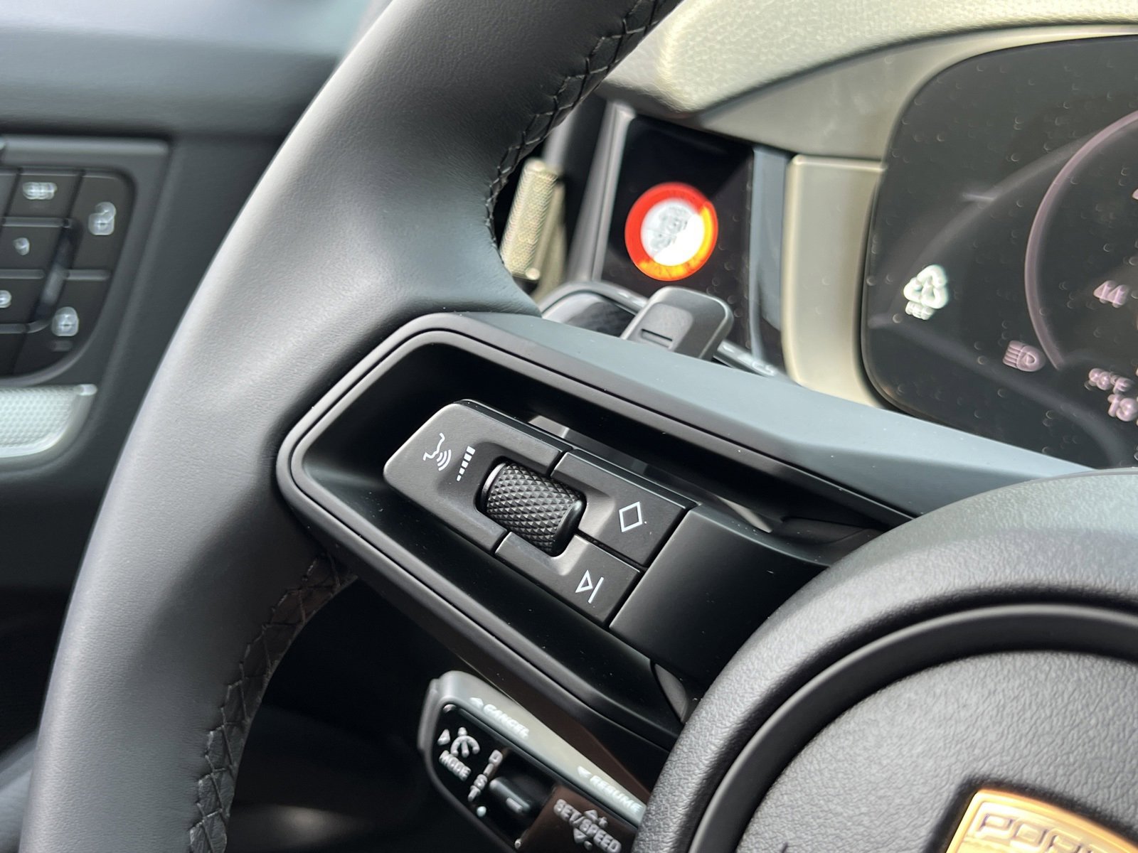 New 2025 Porsche Cayenne image 26