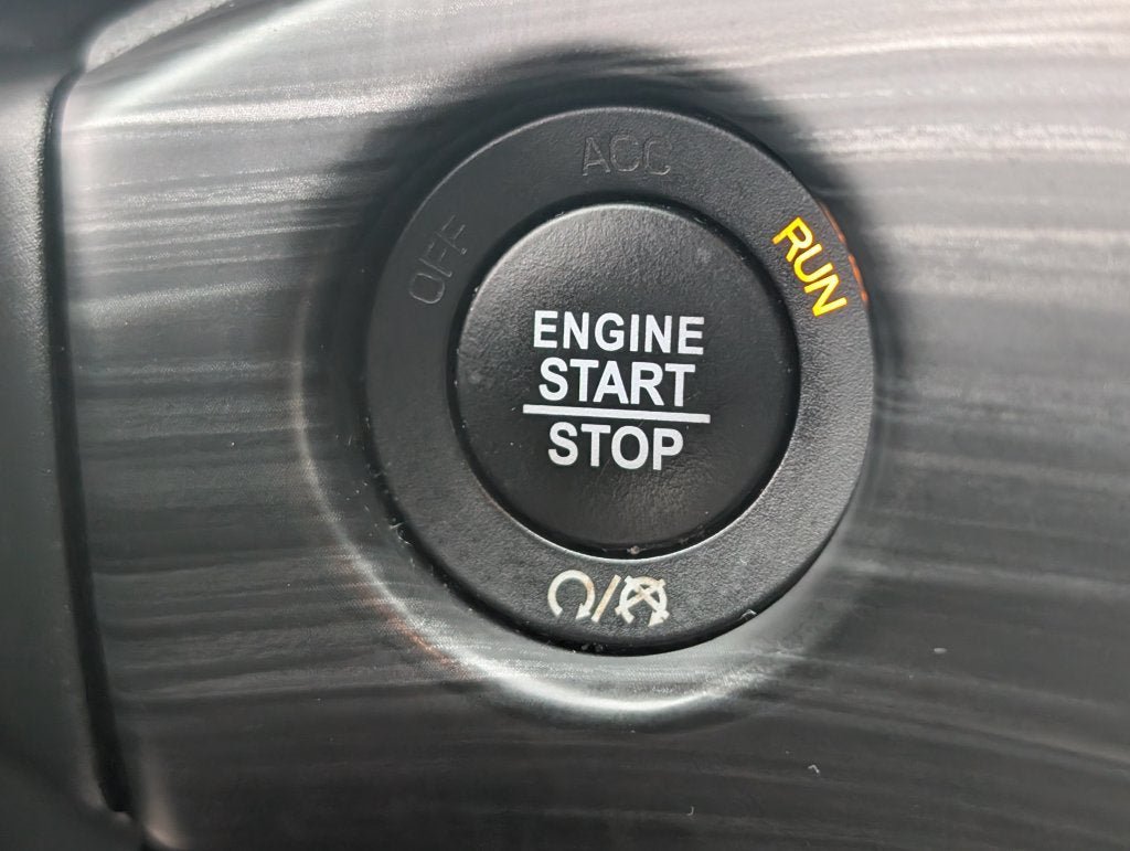 Used 2021 Jeep Grand Cherokee Laredo X AWD/4WD image 19