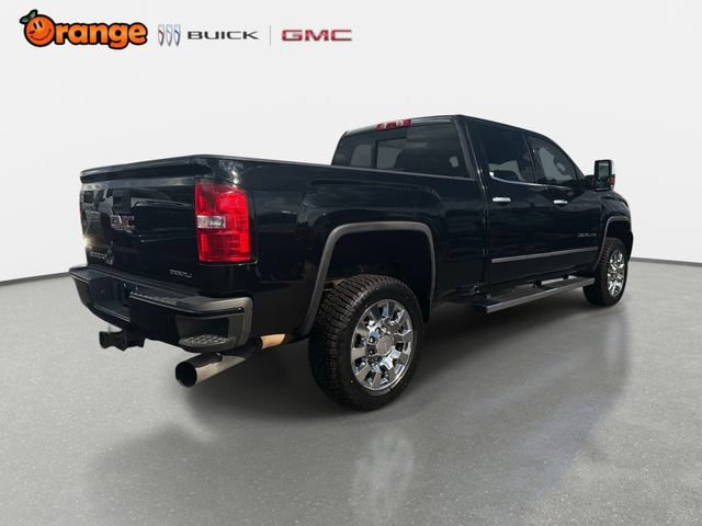 Used 2019 GMC Sierra 2500 Denali w/ Duramax Plus Package AWD/4WD image 3