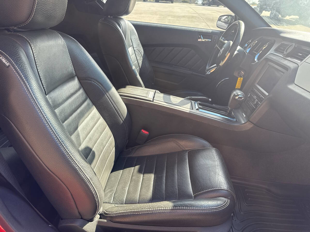 Used 2011 Ford Mustang GT Premium w/ Electronics Pkg RWD image 13