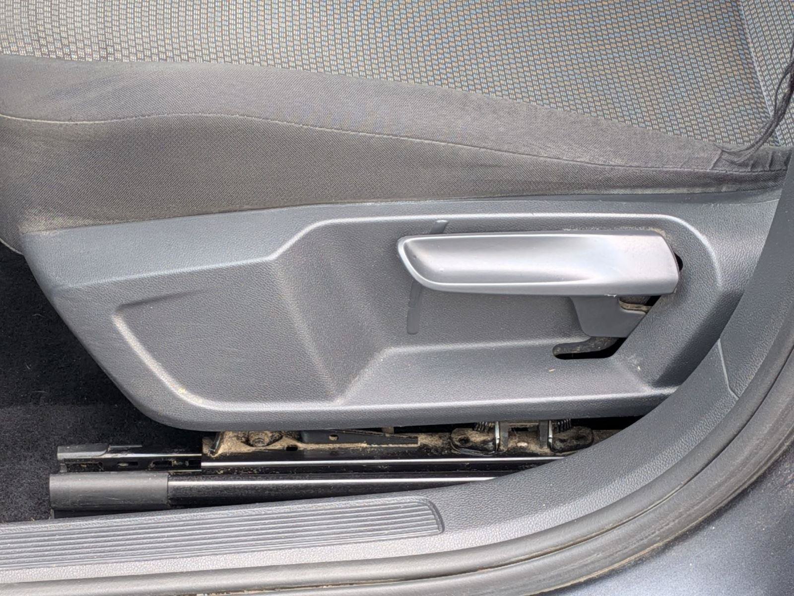 Used 2019 Volkswagen Jetta SE FWD image 42