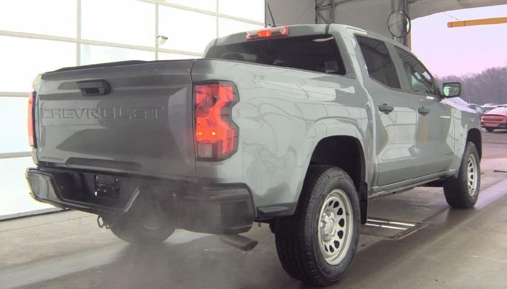 Used 2023 Chevrolet Colorado W/T image 3