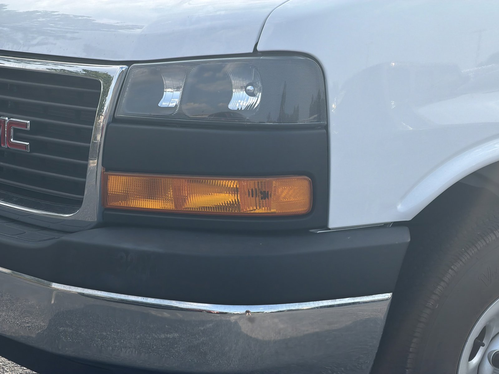 Used 2024 GMC Savana 2500 w/ Driver Convenience Package RWD image 8