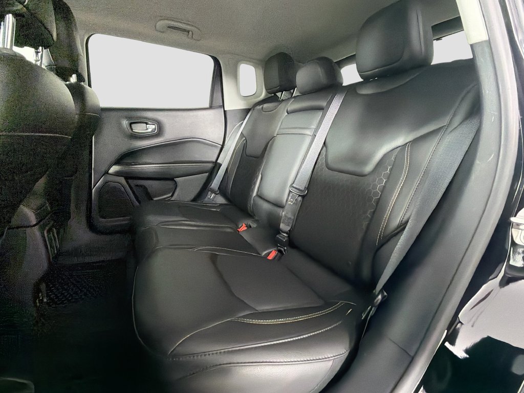 Used 2018 Jeep Compass Latitude w/ Popular Equipment Group AWD/4WD image 23