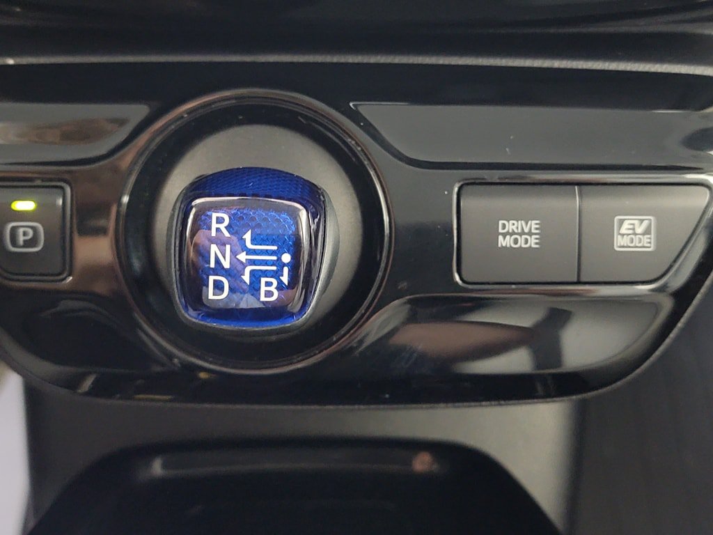 Used 2021 Toyota Prius XLE AWD/4WD image 17