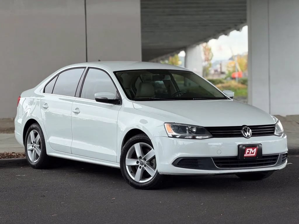 Used 2014 Volkswagen Jetta TDI FWD image 2