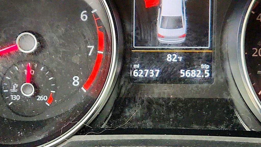 Used 2017 Volkswagen Passat 3.6 SEL Premium FWD image 16