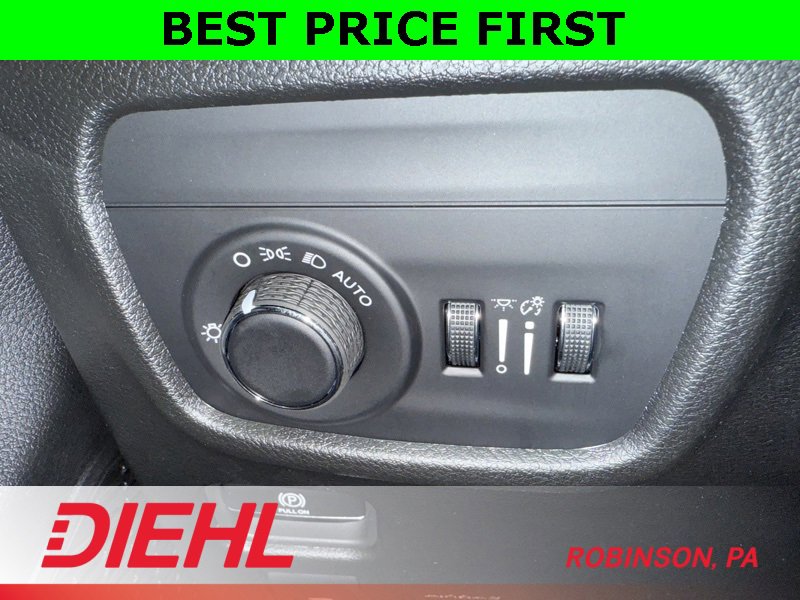 New 2025 Jeep Grand Cherokee Laredo w/ Luxury Tech Group I image 23