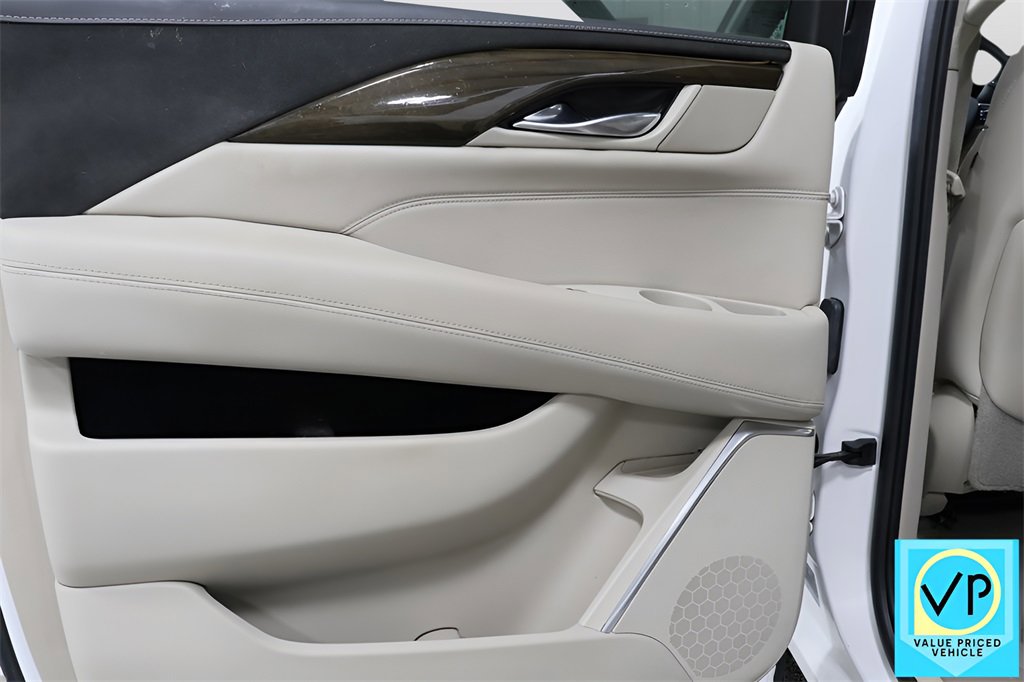 Used 2020 Cadillac Escalade ESV Premium Luxury image 13