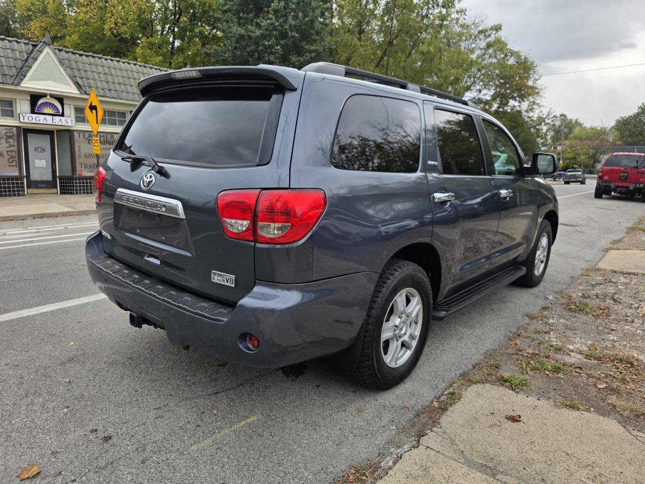 Used 2008 Toyota Sequoia Limited AWD/4WD image 5