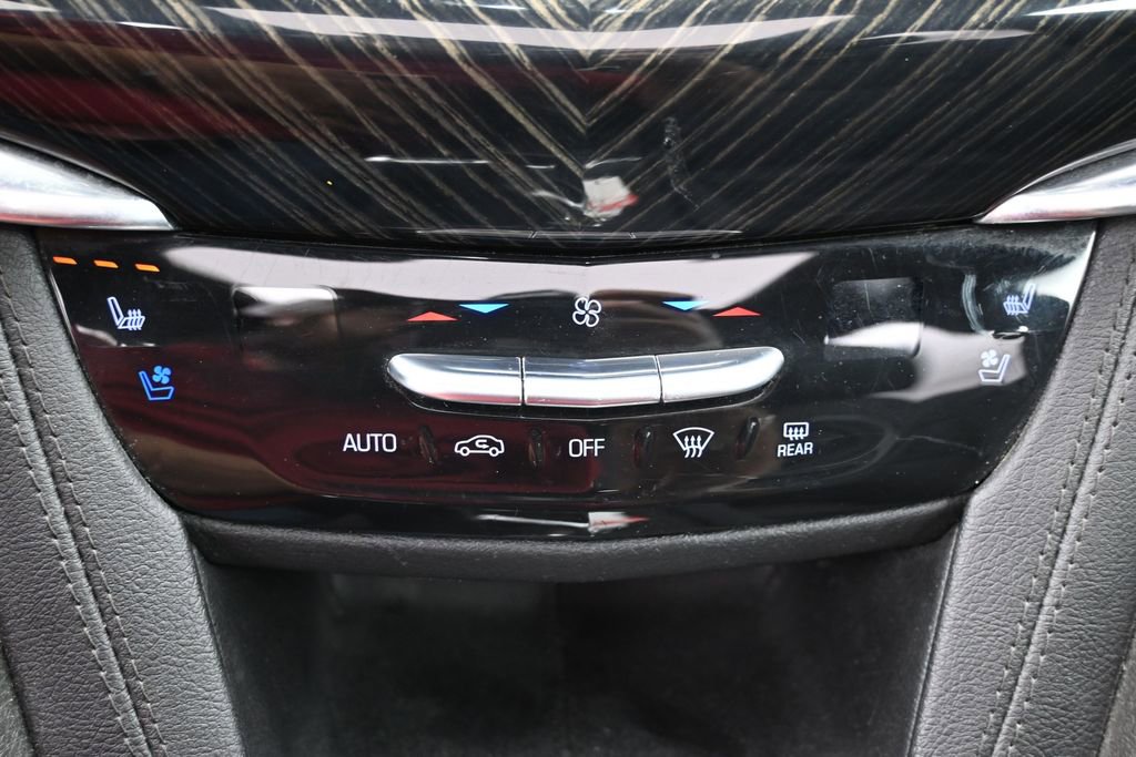 Used 2022 Cadillac XT6 Premium Luxury FWD image 21