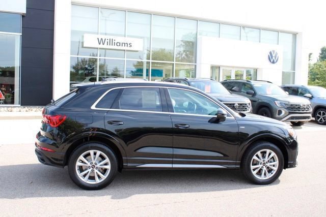 Used 2024 Audi Q3 2.0T Premium Plus AWD/4WD image 2