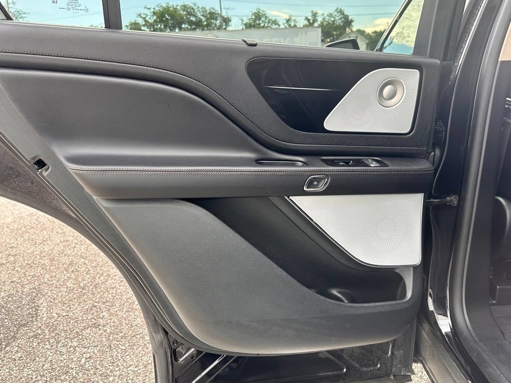 Used 2024 Lincoln Aviator Reserve w/ Equipment Group 201A AWD/4WD image 19