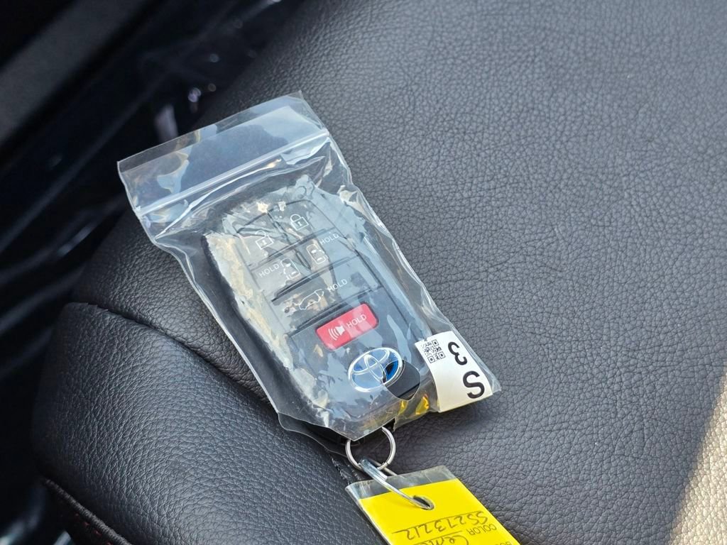 Used 2025 Toyota Sienna XSE image 38