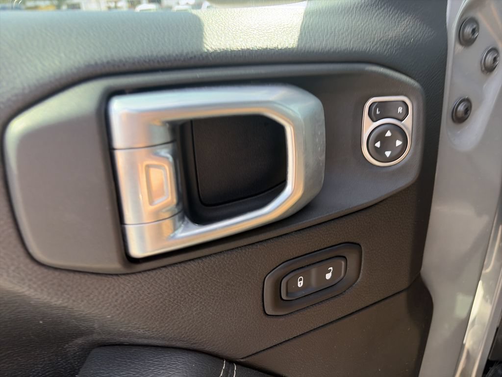 Used 2021 Jeep Wrangler Unlimited Sahara w/ Safety Group AWD/4WD image 18