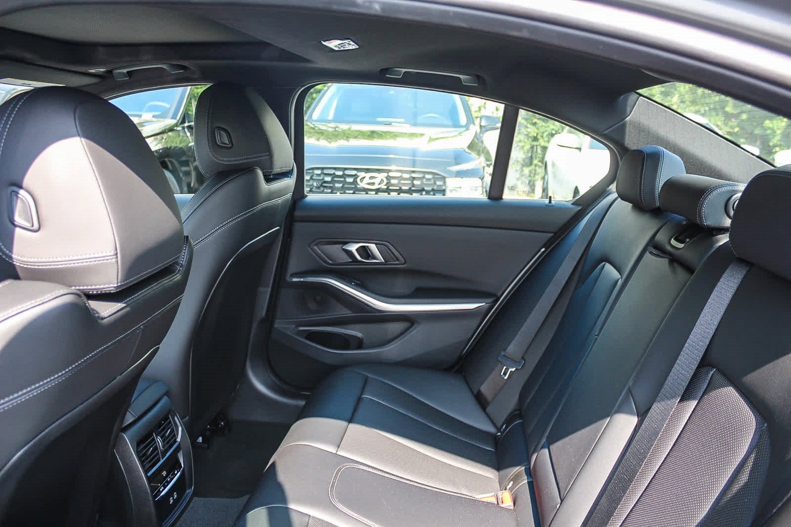 New 2025 BMW 330i xDrive Sedan w/ Convenience Package image 18