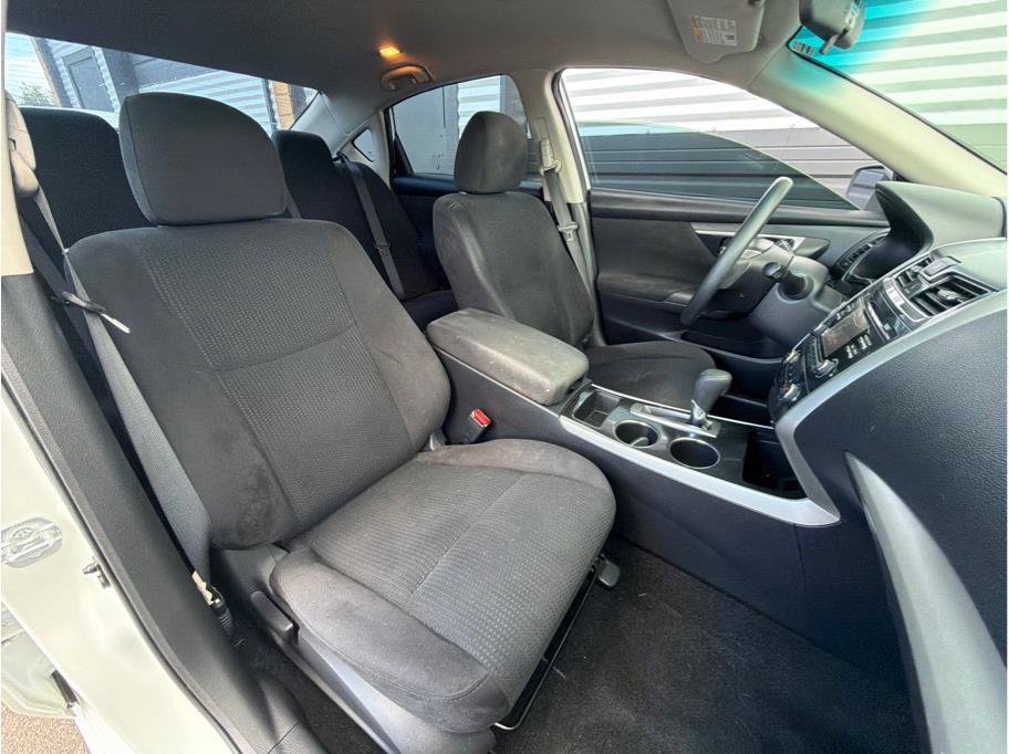 Used 2014 Nissan Altima 2.5 S w/ Display Audio Package FWD image 4