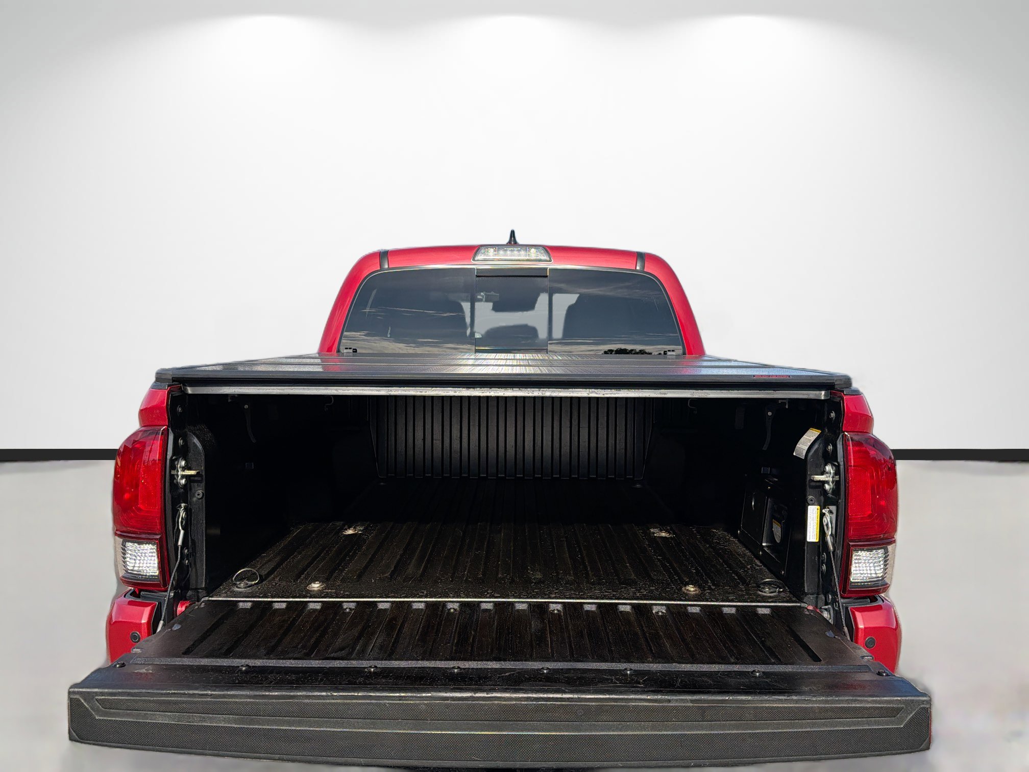 Used 2019 Toyota Tacoma Limited image 10