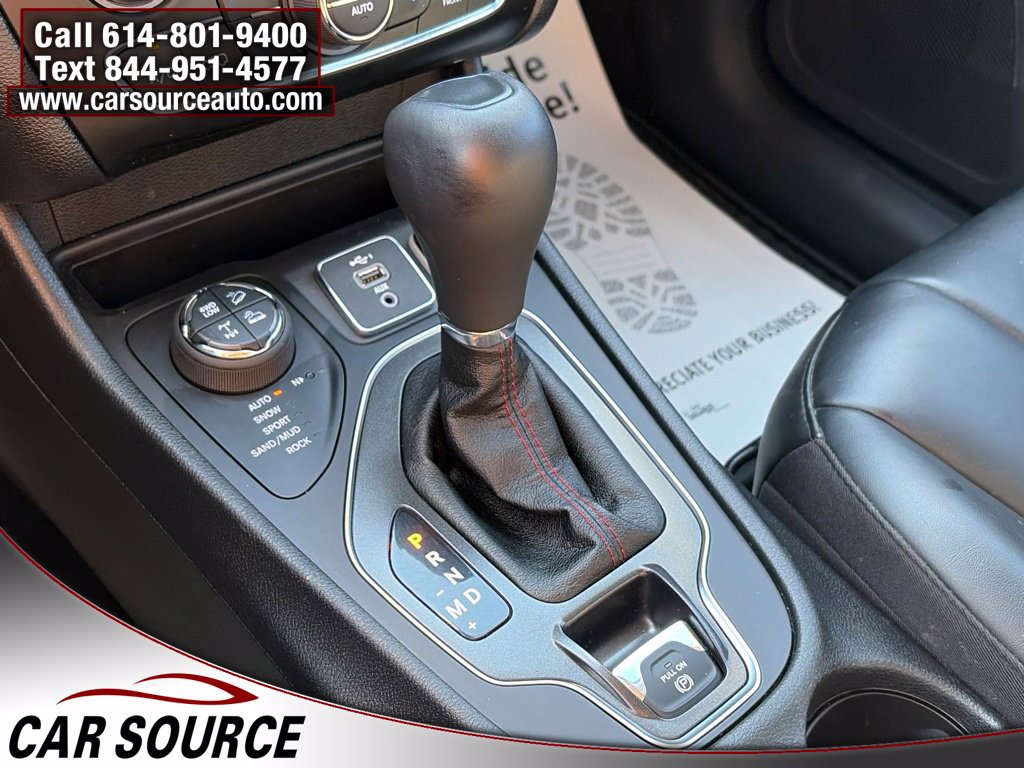 Used 2020 Jeep Cherokee Trailhawk w/ Cold Weather Group AWD/4WD image 22