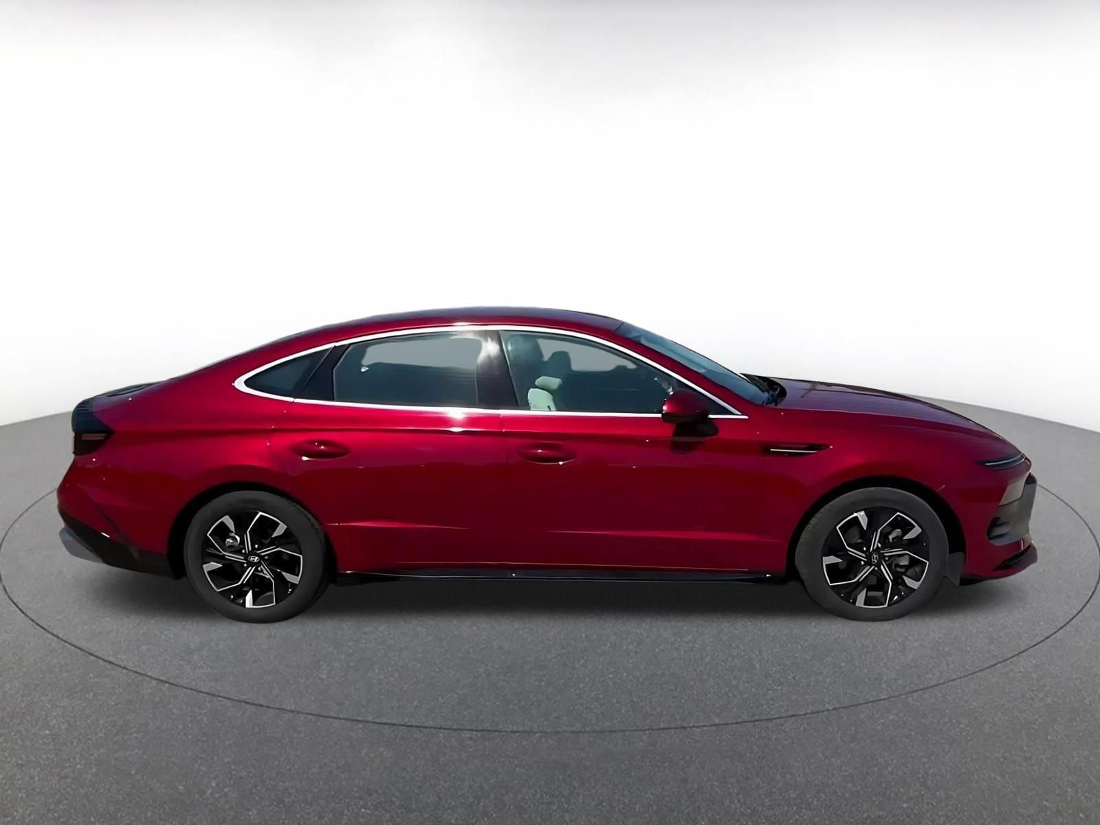 Used 2025 Hyundai Sonata SEL FWD image 16