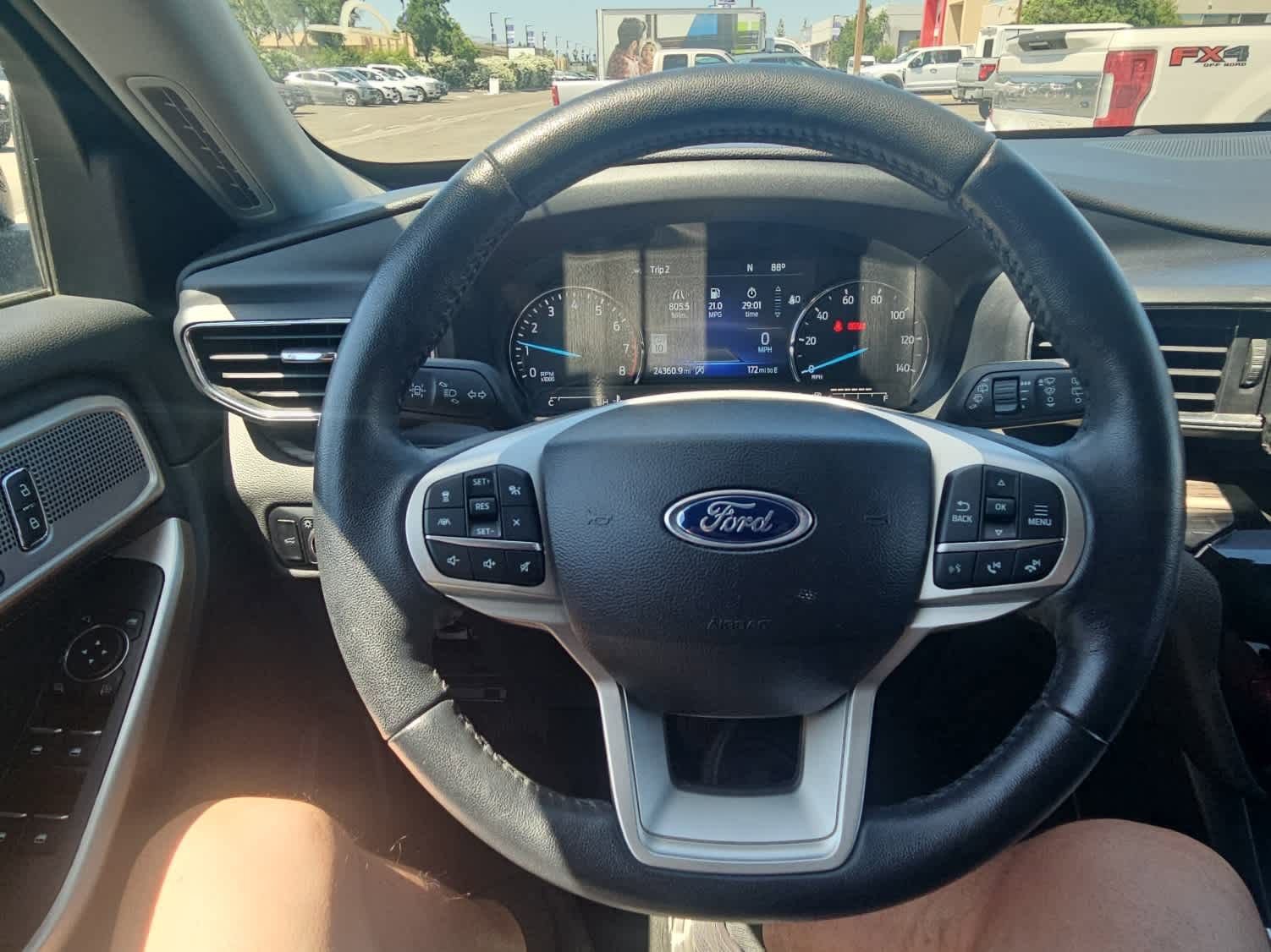 Used 2023 Ford Explorer Limited AWD/4WD image 16